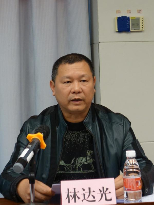 图为横栏镇党委委员林达光讲话图为林乐源同志作研讨发言图为参会人员展